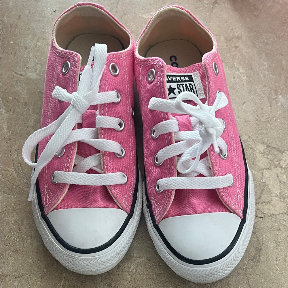 Converse Kids Sneakers in Vibrant Pink